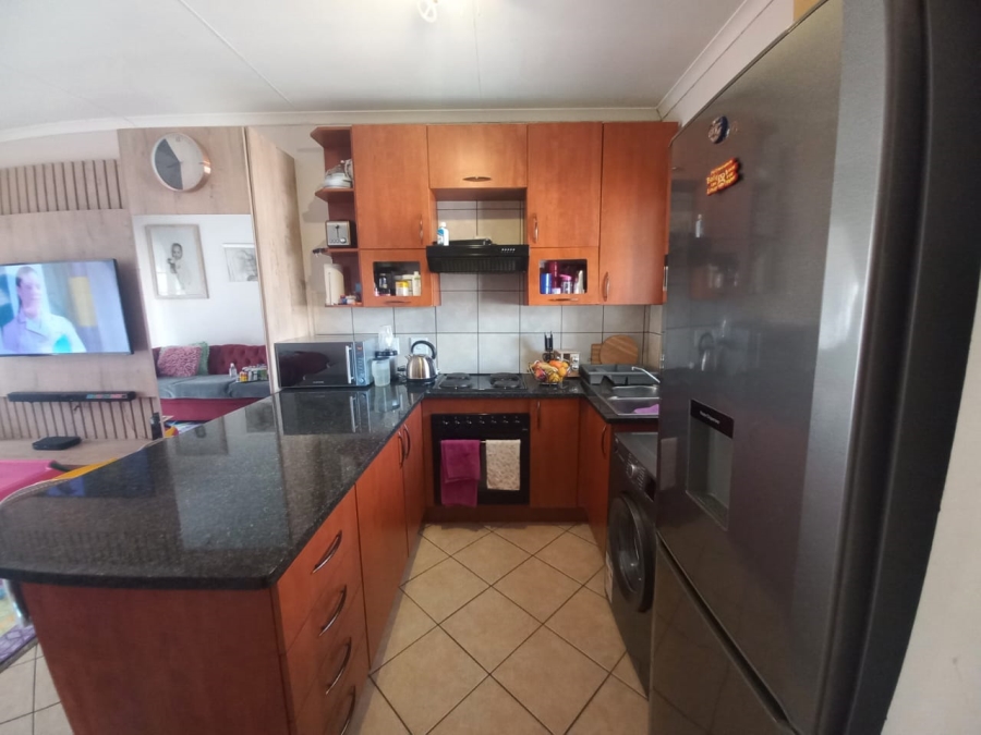 2 Bedroom Property for Sale in Waterval East North West